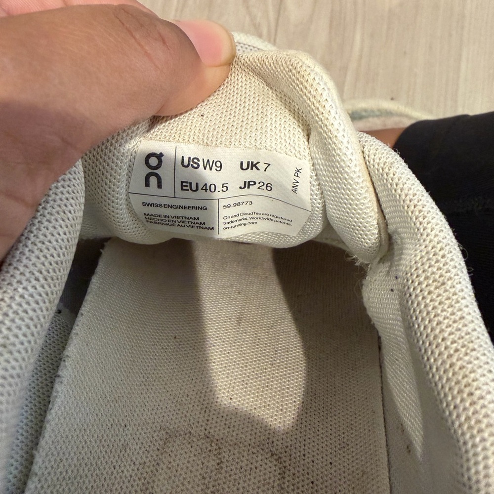 On Running Cream Sneakers